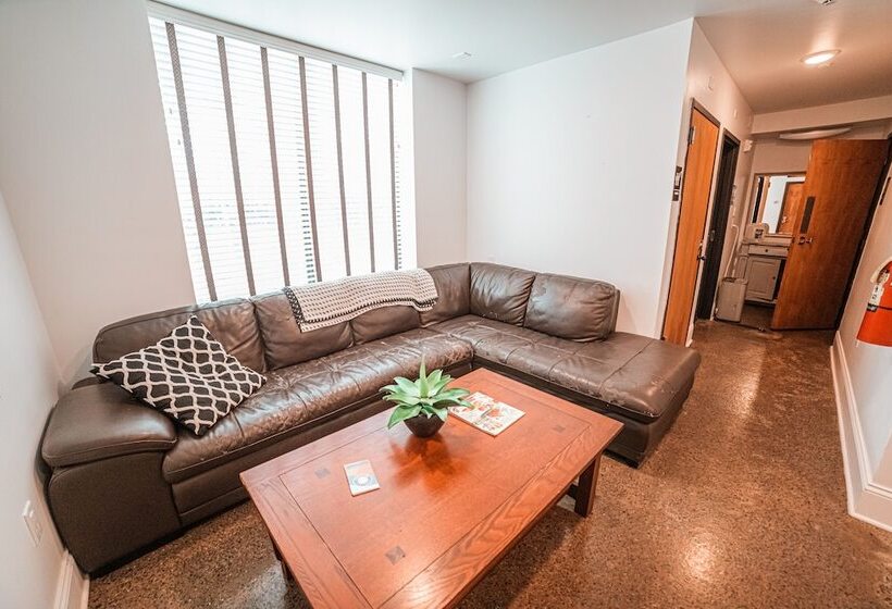 Pansiyon The Heinsman Guest House