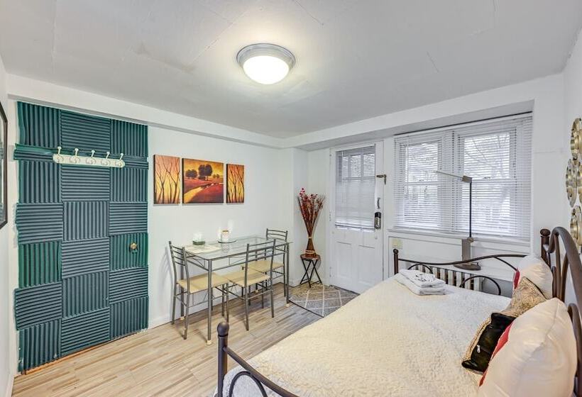 Pet Friendly Great Neck Home ~ 1 Mi To Kings Point