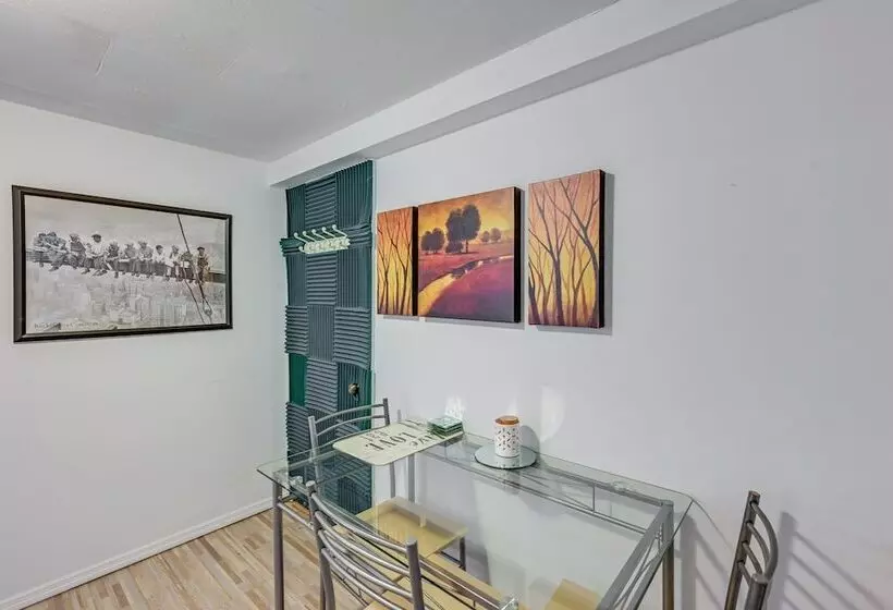 Pet Friendly Great Neck Home ~ 1 Mi To Kings Point