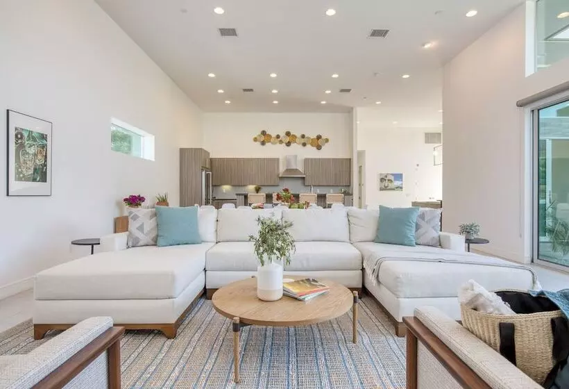 Polo Villa 4 By Avantstay Features Outdoor Kitchen, Pool, & Spa 260318 5 Bedrooms