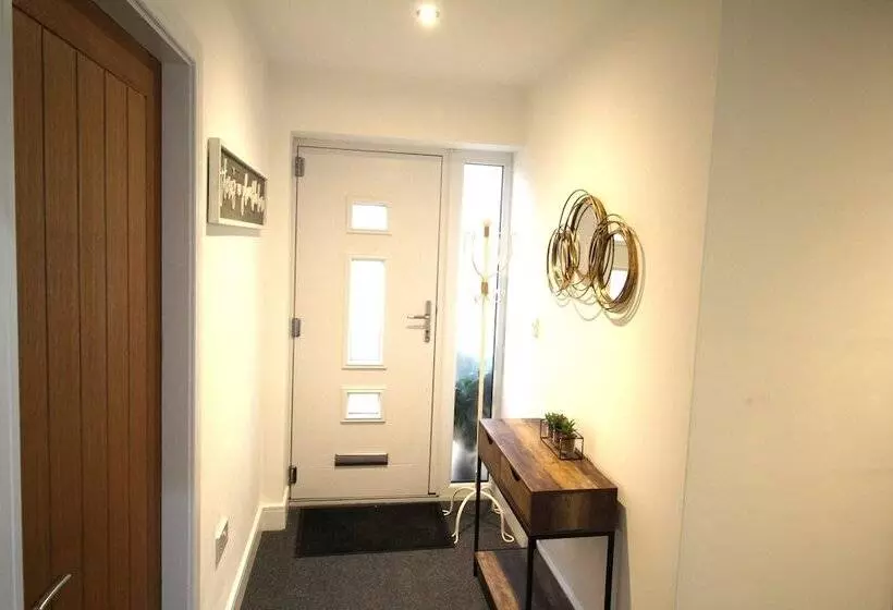 Residenssi 2 Bed Bungalow   Large Enclosed Garden   New Build