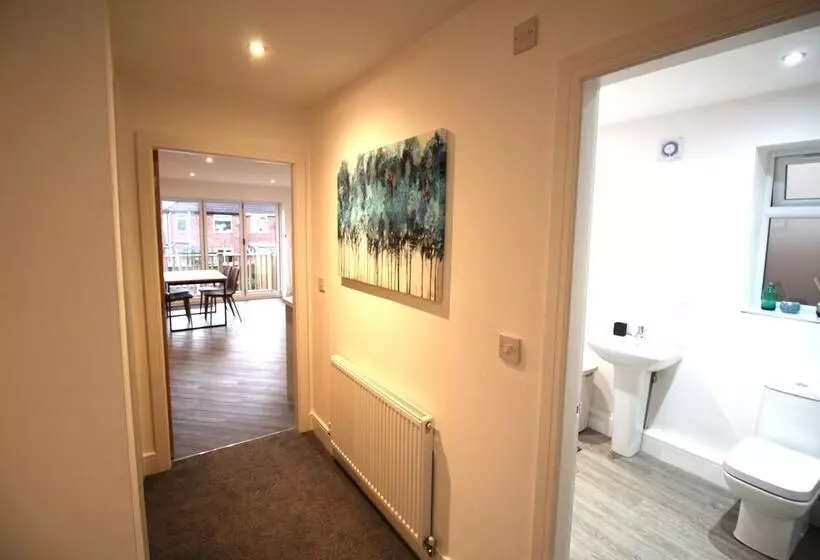 Residenssi 2 Bed Bungalow   Large Enclosed Garden   New Build