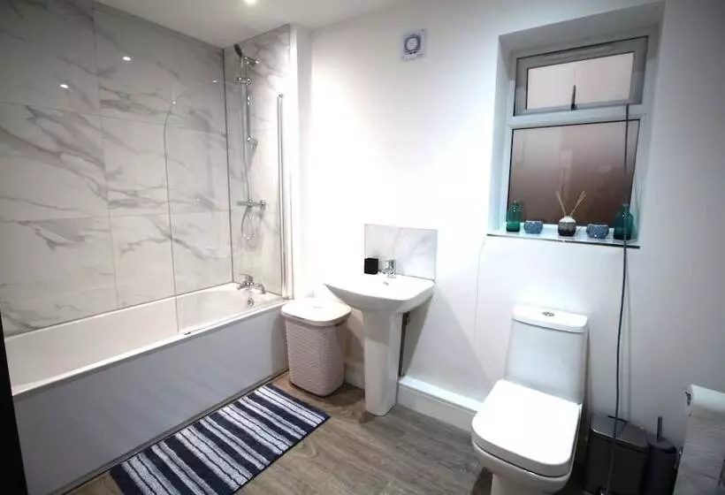 Residenssi 2 Bed Bungalow   Large Enclosed Garden   New Build