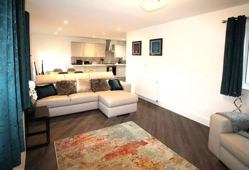 Residenssi 2 Bed Bungalow   Large Enclosed Garden   New Build