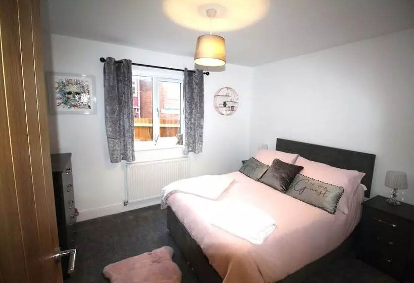 Residenssi 2 Bed Bungalow   Large Enclosed Garden   New Build