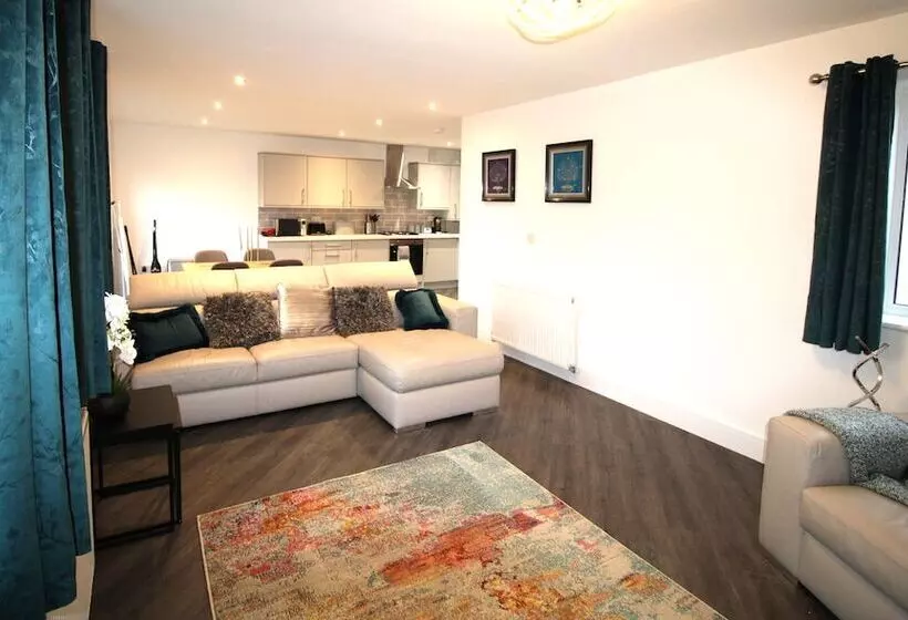 Residenssi 2 Bed Bungalow   Large Enclosed Garden   New Build