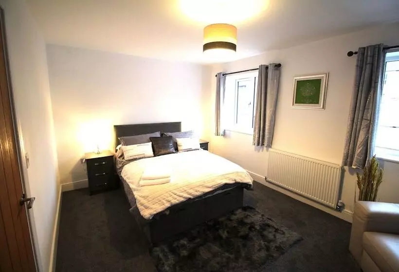 Residenssi 2 Bed Bungalow   Large Enclosed Garden   New Build