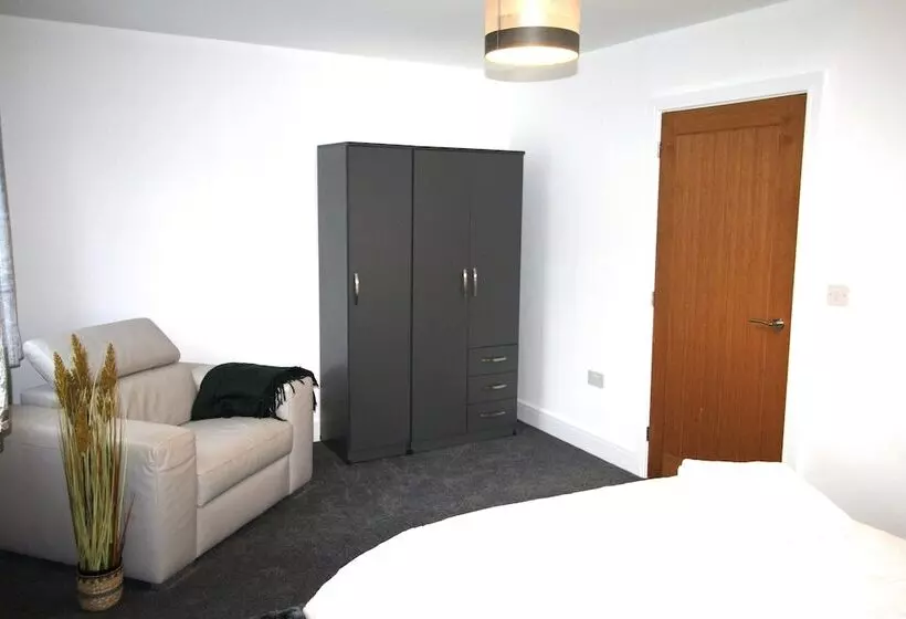 Residenssi 2 Bed Bungalow   Large Enclosed Garden   New Build