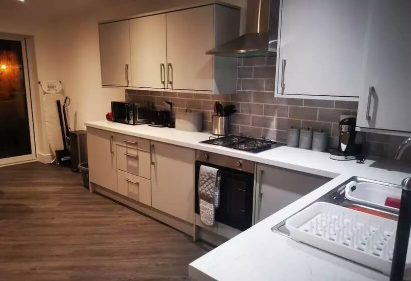 Residenssi 2 Bed Bungalow   Large Enclosed Garden   New Build