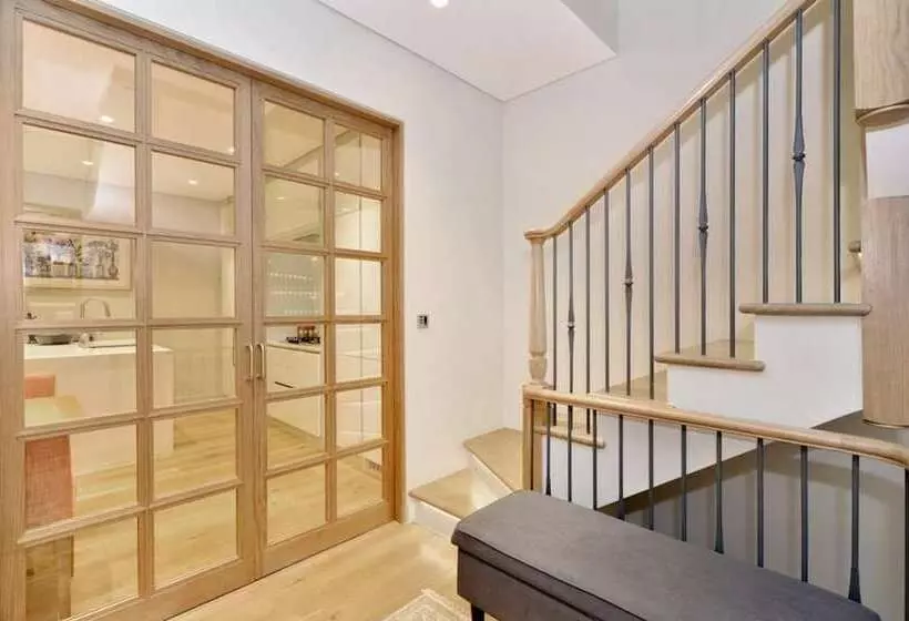 Residenssi Charming 3 Bed House In London