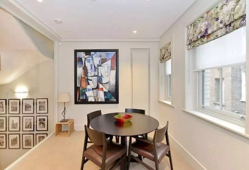 Residenssi Charming 3 Bed House In London