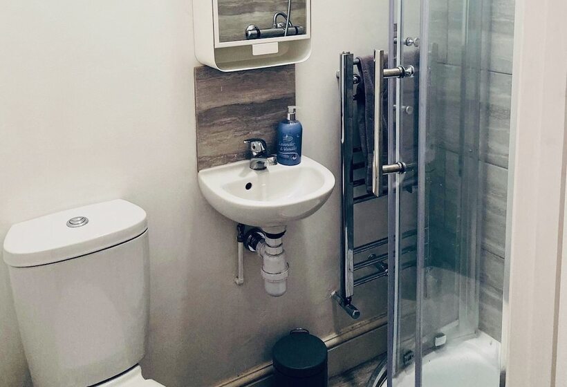 Residens Inviting 7 Bed House In Coventry City Centre