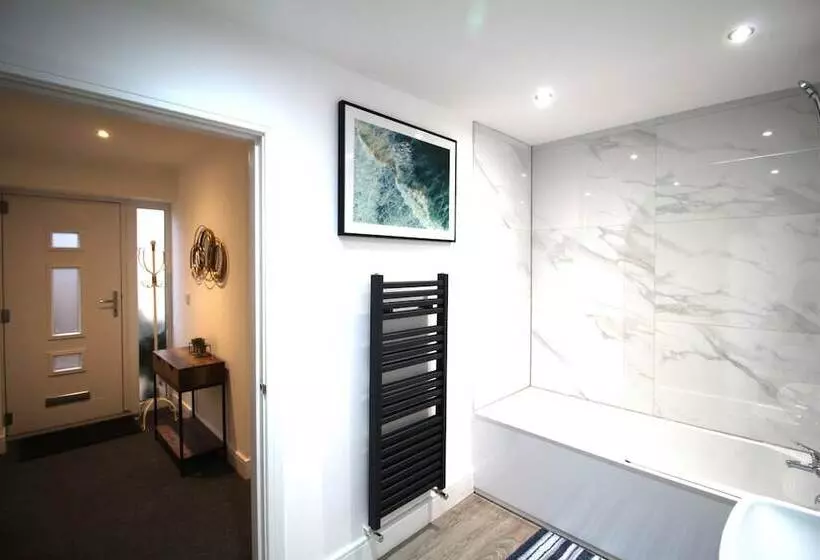 Residenssi New Build   2 Bed Bungalow   Large Enclosed Garden