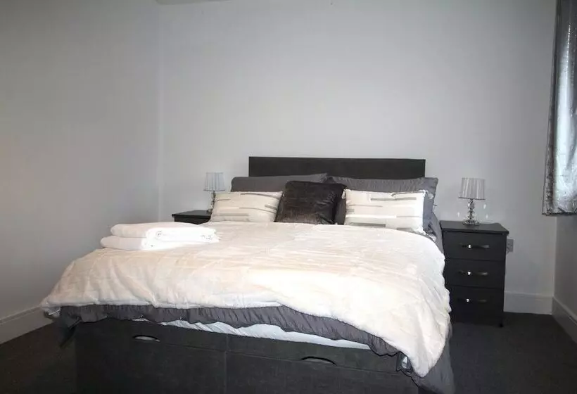 Residenssi New Build   2 Bed Bungalow   Large Enclosed Garden