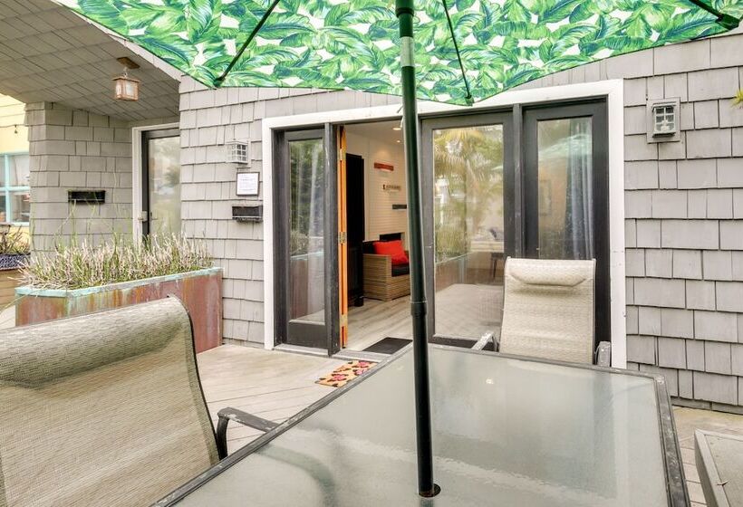 San Diego Home W/ Deck: Walk To Mission Beach!