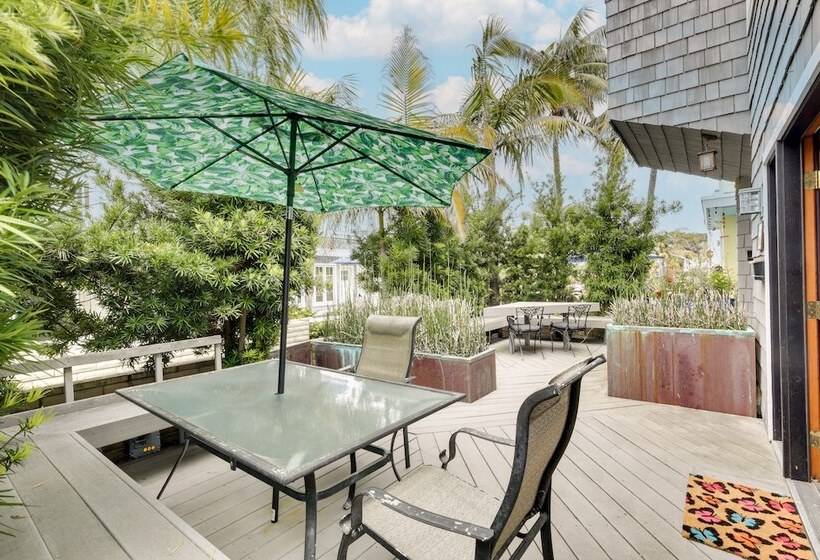 San Diego Home W/ Deck: Walk To Mission Beach!