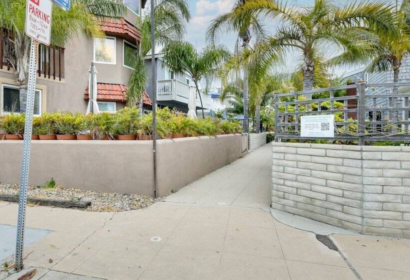 San Diego Home W/ Deck: Walk To Mission Beach!