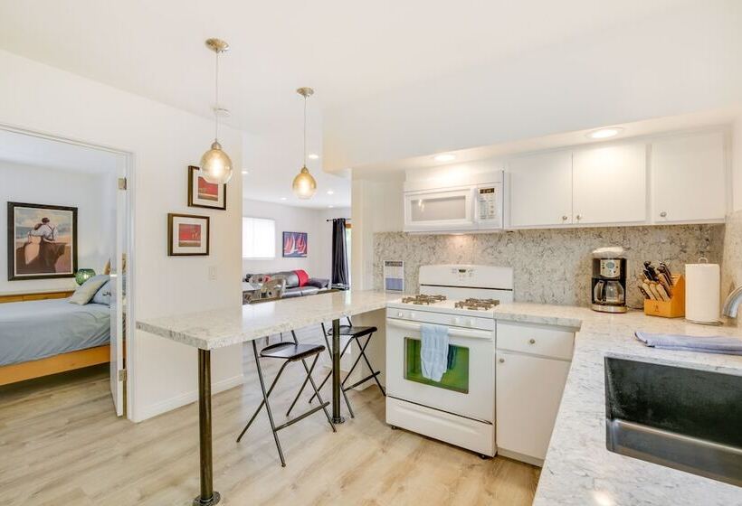 San Diego Home W/ Deck: Walk To Mission Beach!