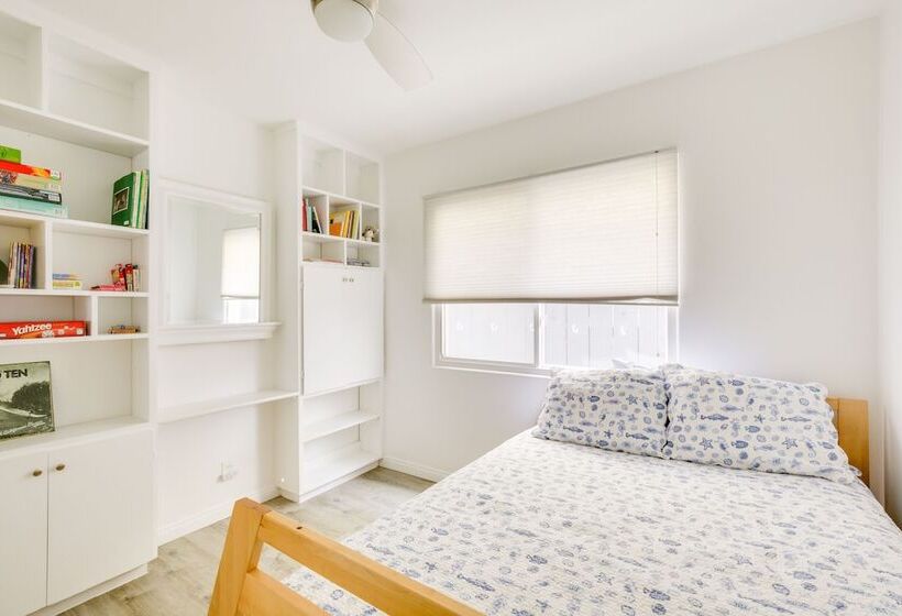 San Diego Home W/ Deck: Walk To Mission Beach!