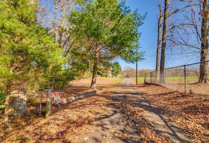 Secluded Jamestown Home ~ 5 Mi To Lake Cumberland!