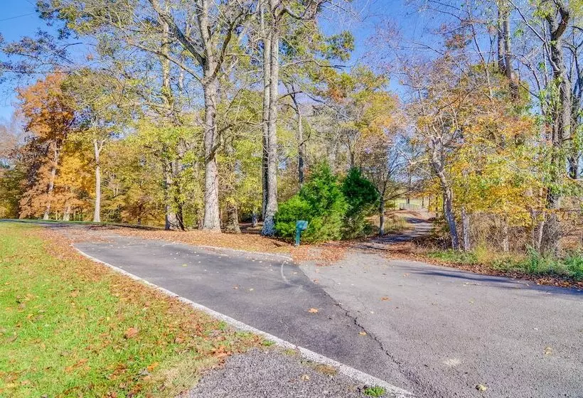 Secluded Jamestown Home ~ 5 Mi To Lake Cumberland!