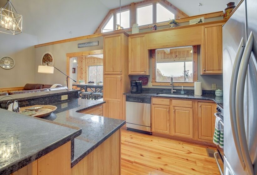 Ellijay Cabin W/ Hot Tub & Mountain Views