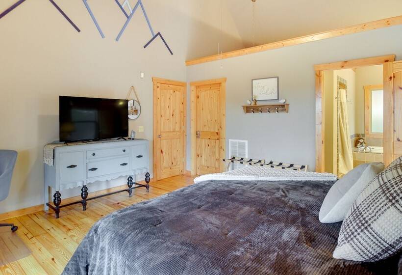 Ellijay Cabin W/ Hot Tub & Mountain Views