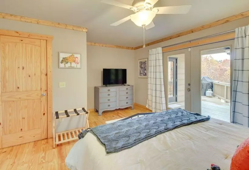 Ellijay Cabin W/ Hot Tub & Mountain Views
