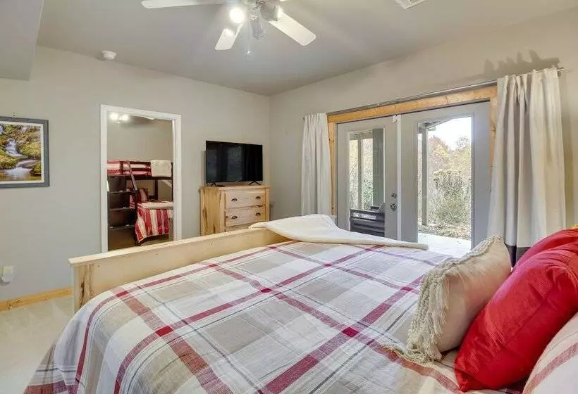 Ellijay Cabin W/ Hot Tub & Mountain Views