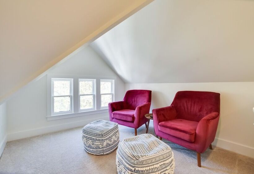 Spacious Minneapolis Home   2 Mi To Downtown!