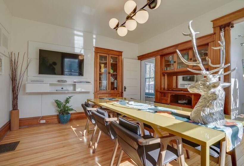 Spacious Minneapolis Home   2 Mi To Downtown!