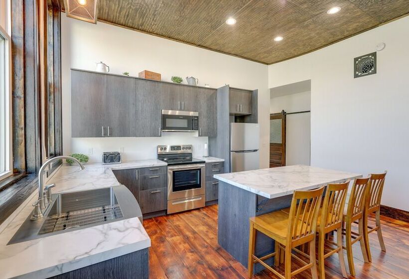 Spacious South Dakota Retreat Near Golfing!