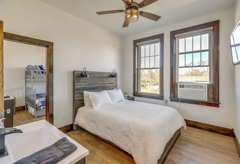 Spacious South Dakota Retreat Near Golfing!