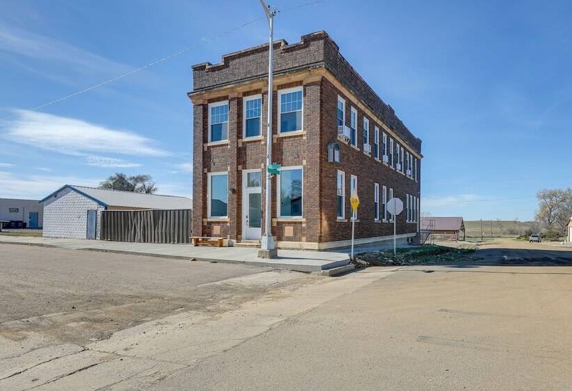 Spacious South Dakota Retreat Near Golfing!