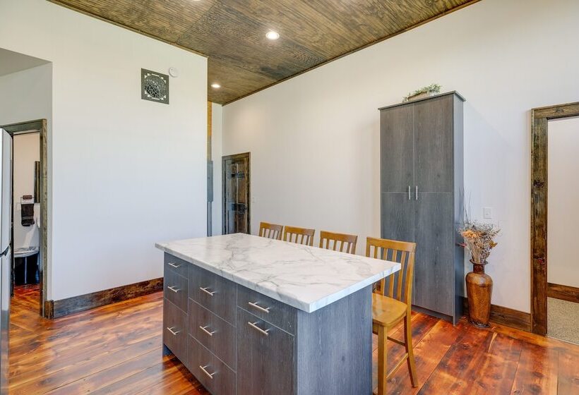 Spacious South Dakota Retreat Near Golfing!