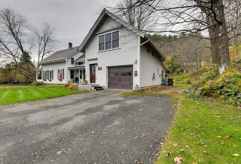 The Hobble Inn In Historic Stowe: 8 Mi To Ski!