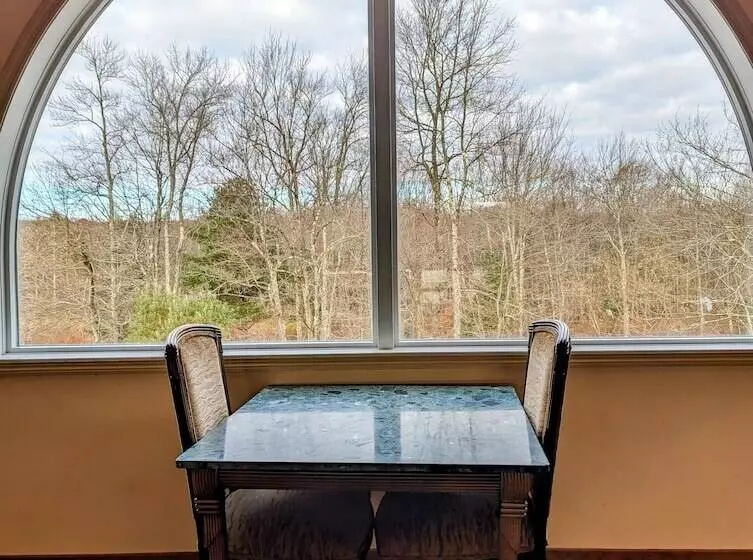 The Willowbrook Golf Hotel At Split Rock