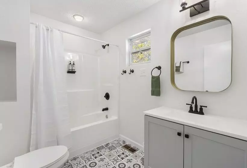 Tranquil Woods Retreat Branson