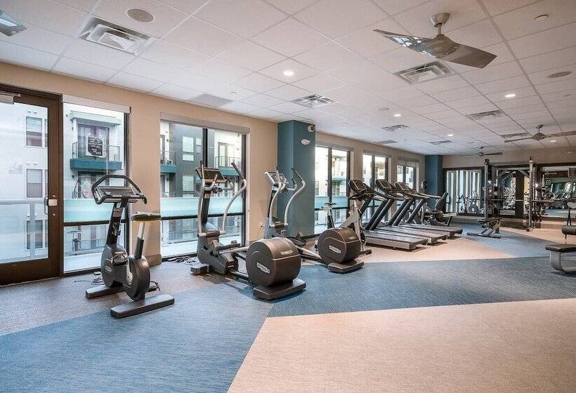 Two Modern Cozysuites At Town Lake Waterfront