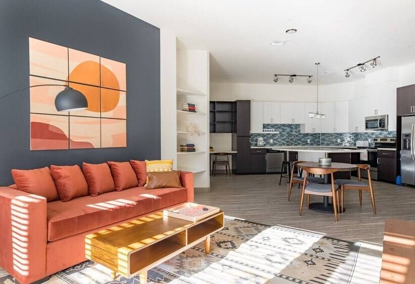 Two Modern Cozysuites At Town Lake Waterfront