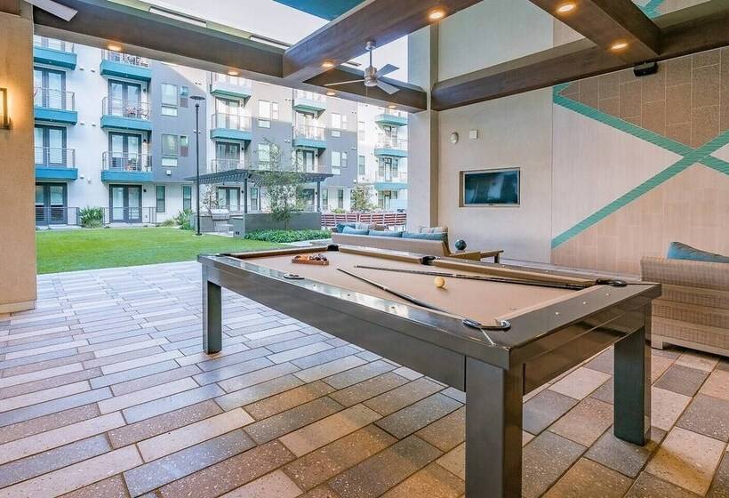 Two Modern Cozysuites At Town Lake Waterfront