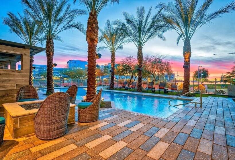 Two Modern Cozysuites At Town Lake Waterfront