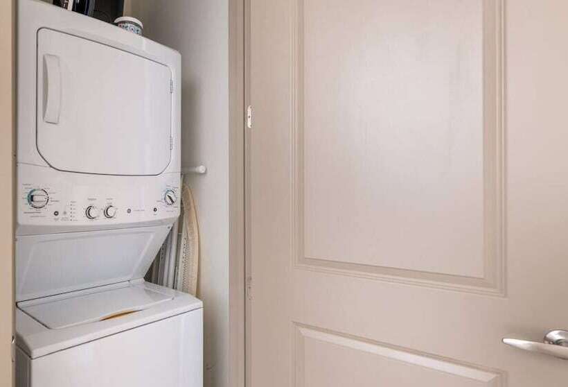 Two Modern Cozysuites At Town Lake Waterfront