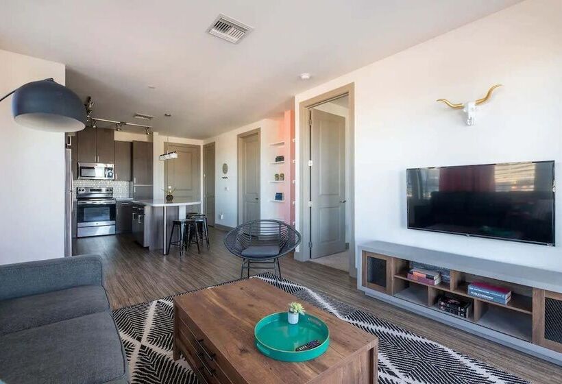 Two Modern Cozysuites At Town Lake Waterfront