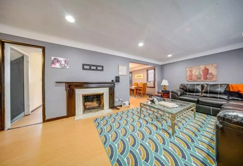 University Heights Home Near Downtown Cleveland!