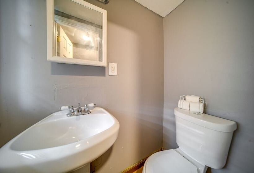 University Heights Home Near Downtown Cleveland!