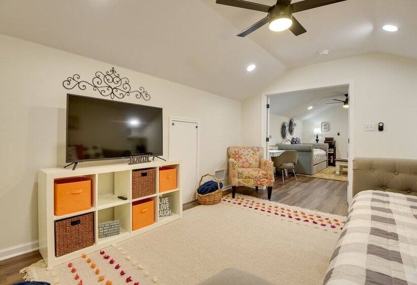 Updated Granbury Home In Historic District!