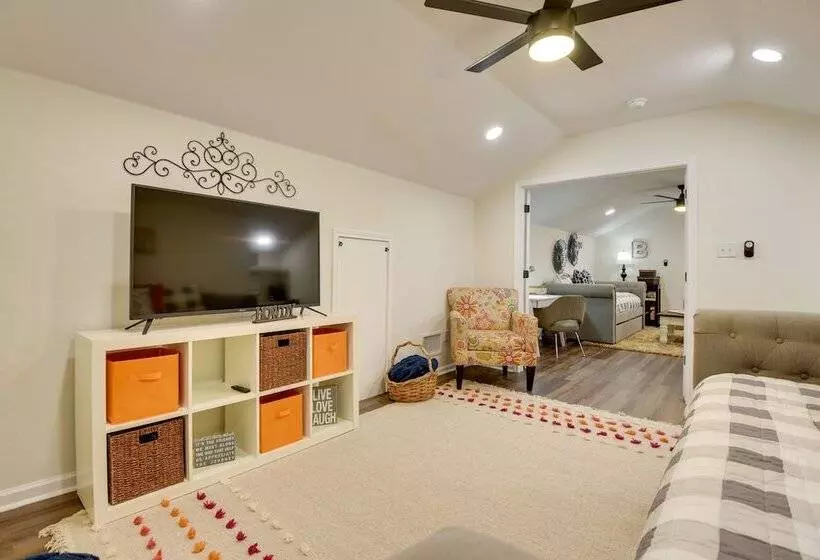 Updated Granbury Home In Historic District!