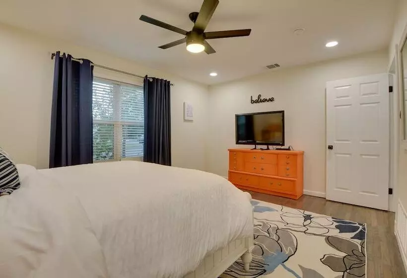 Updated Granbury Home In Historic District!