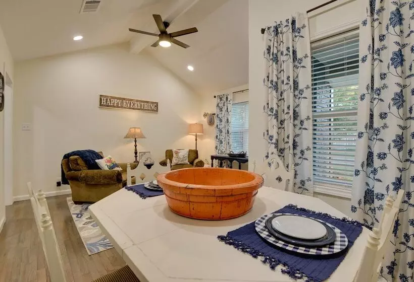 Updated Granbury Home In Historic District!